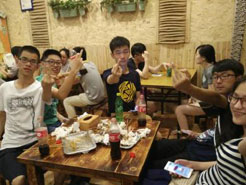 珠山烧烤加盟,学烧烤技术,开烧烤店多少钱疯狂烤翅加盟